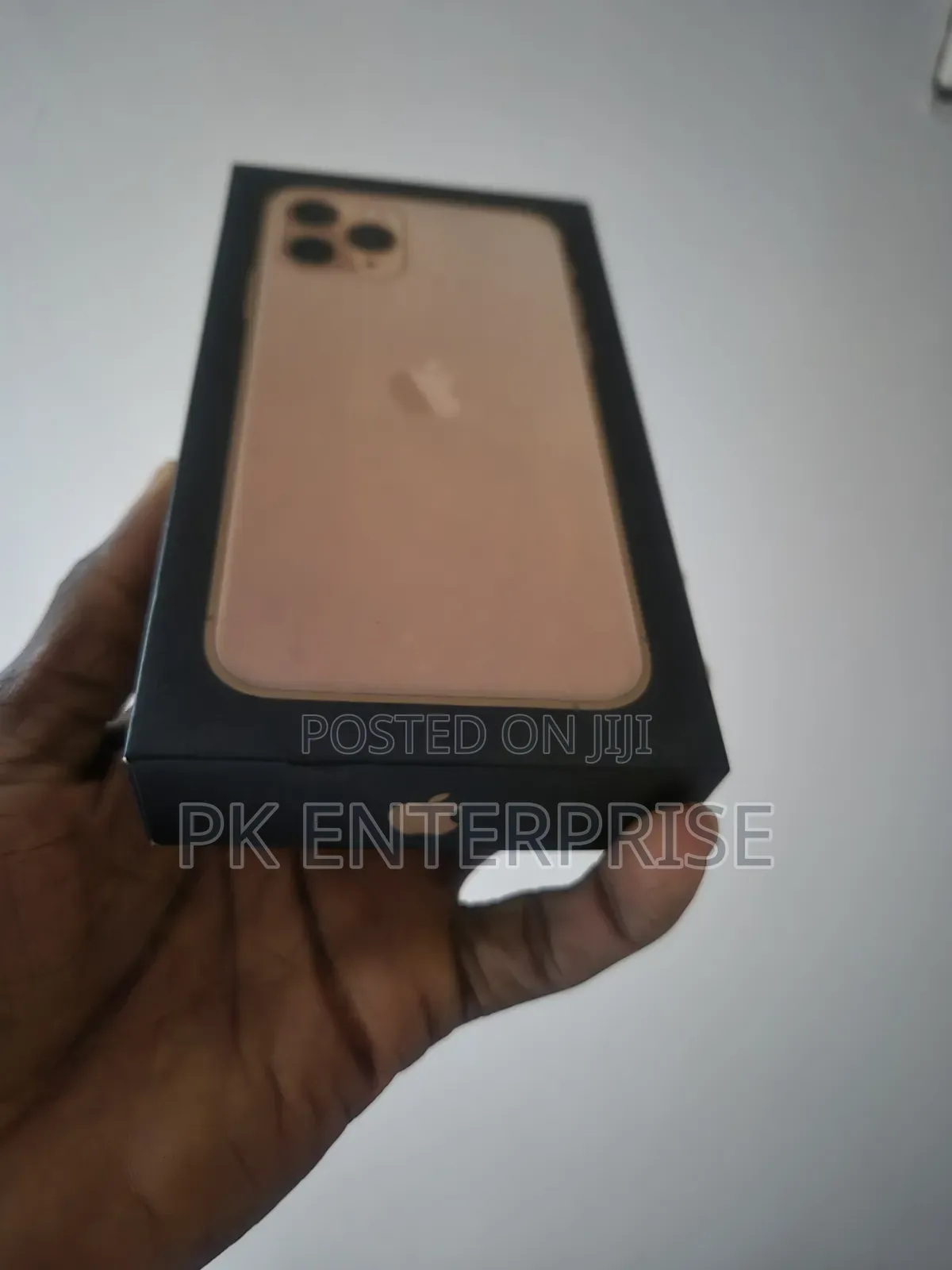 New Apple iPhone 11 Pro Max 64 GB Gold