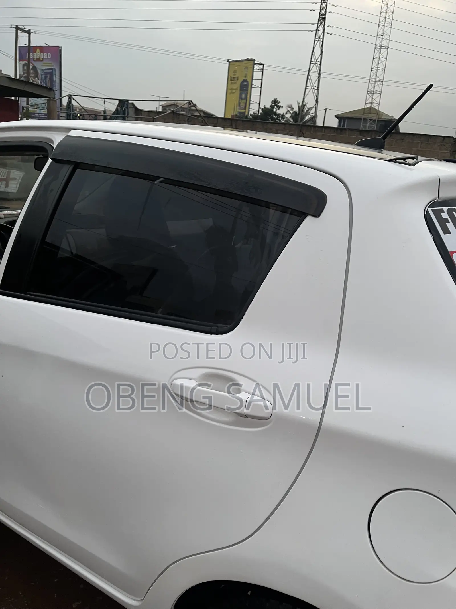 Toyota Vitz 1.3 FWD 5dr 2012 White
