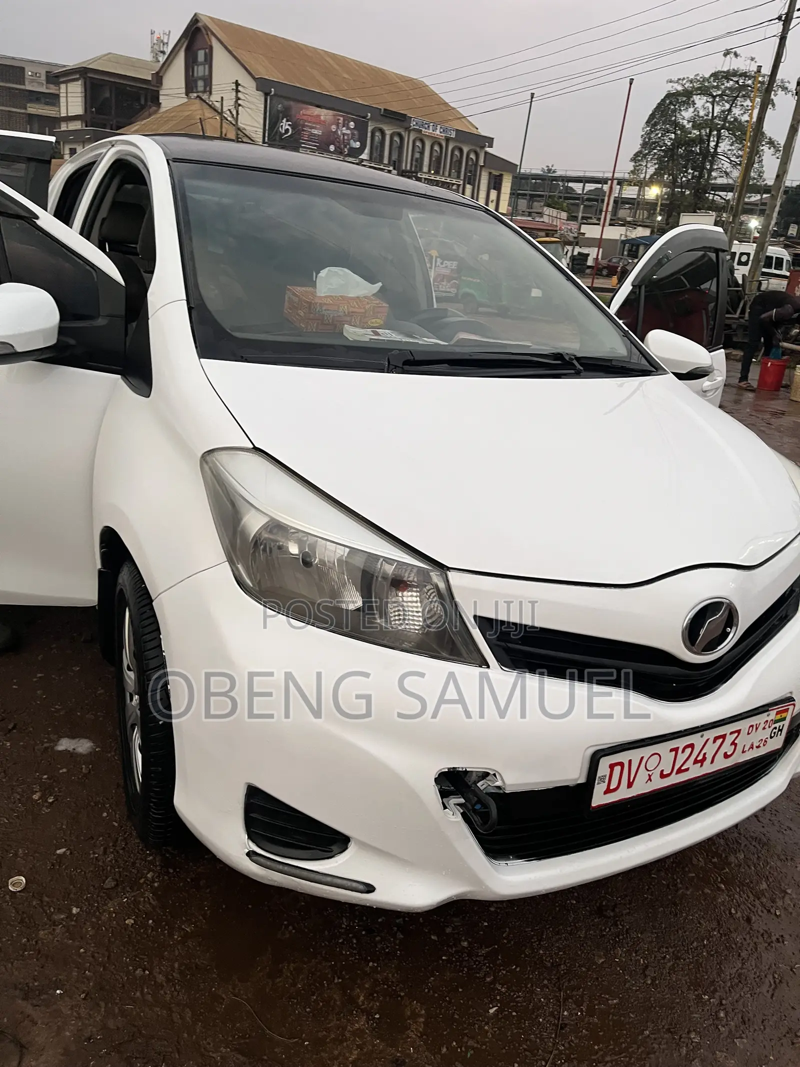 Toyota Vitz 1.3 FWD 5dr 2012 White