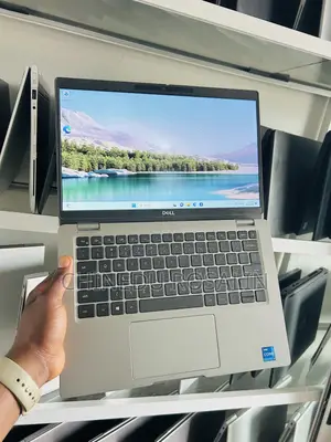 Laptop Dell Latitude 5320 16GB Intel Core i7 SSD 512GB
