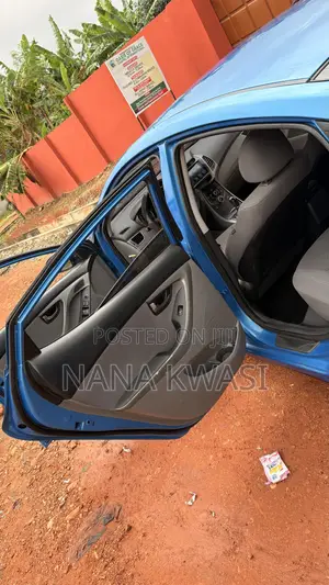 Hyundai Elantra SE 4dr Sedan (1.8L 4cyl 6A) 2014 Blue