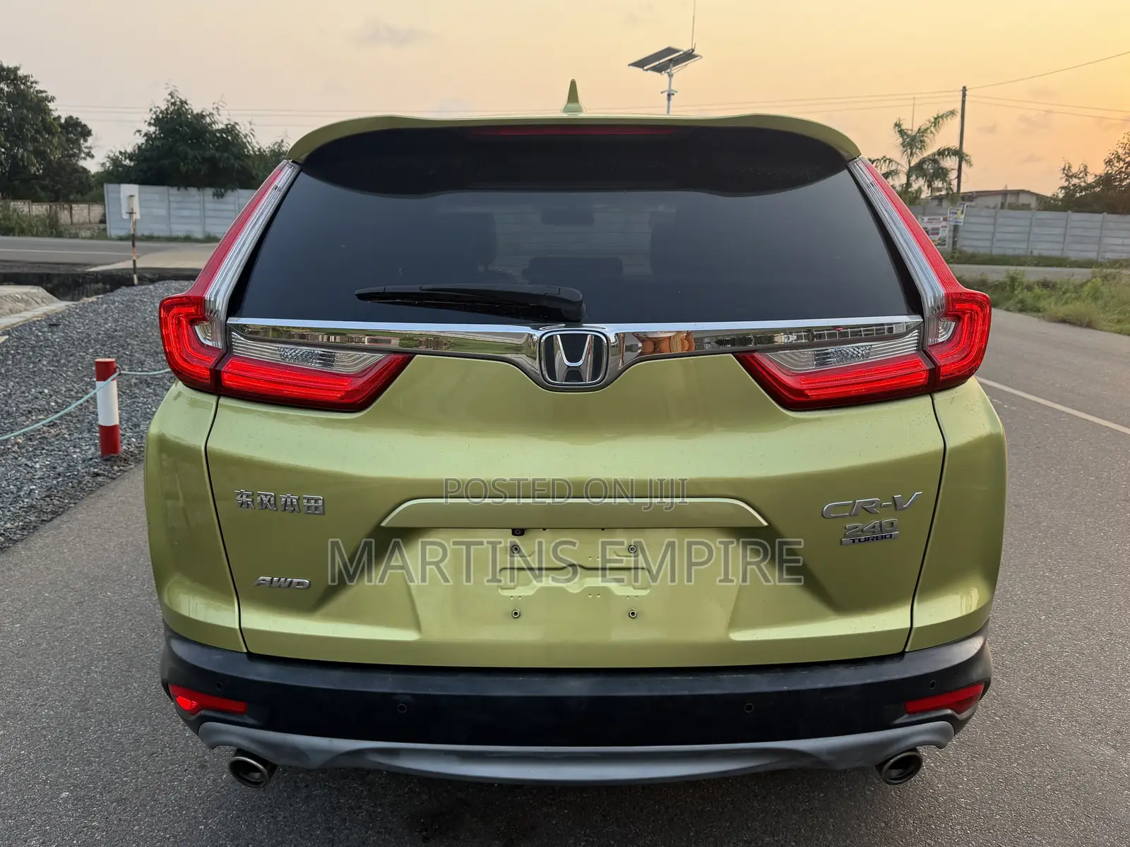 Honda CR-V Touring 4dr SUV AWD (1.5L 4cyl CVT) 2017 Green