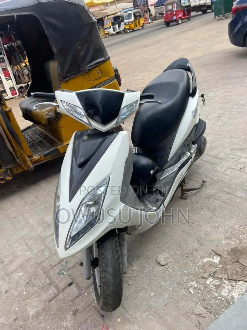 SYM Symnh 2022 White