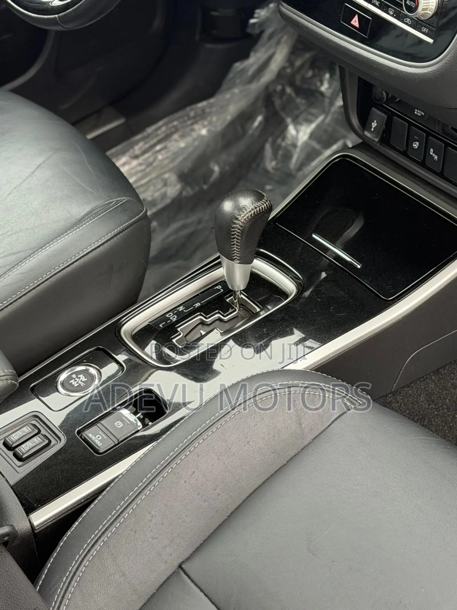 Mitsubishi Outlander SEL S-AWC 2020 Red