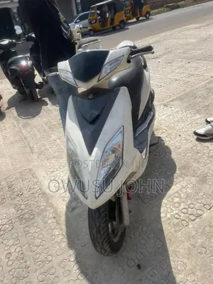 SYM Symnh 2022 White