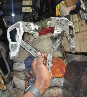 HRV 2023 - 2025 Bonnet Hinge