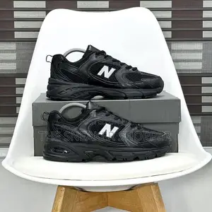 Newbalance 530 All Black in Color