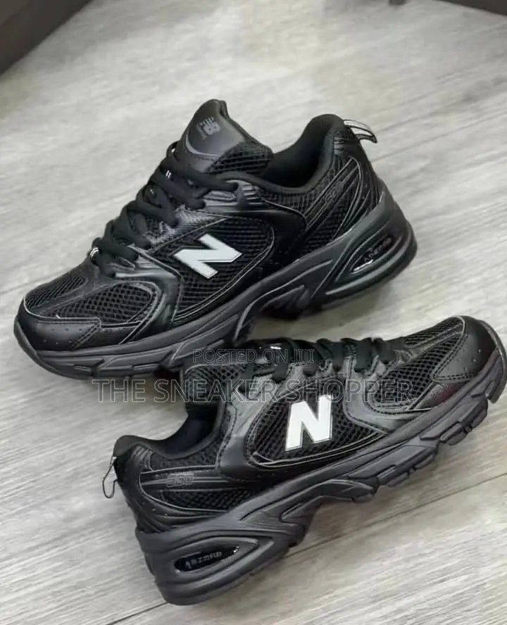 Newbalance 530 All Black in Color