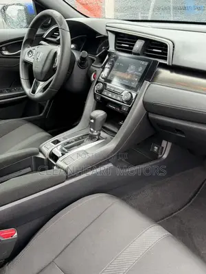 Honda Civic EX Hatchback 2019 Blue