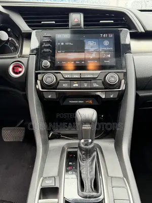 Honda Civic EX Hatchback 2019 Blue