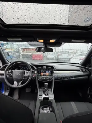 Honda Civic EX Hatchback 2019 Blue