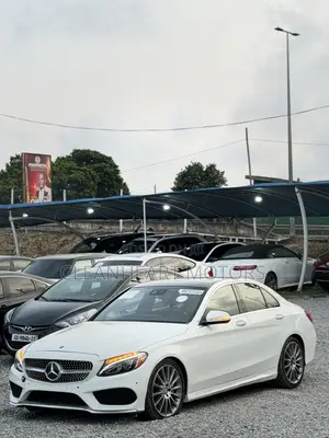 Mercedes-Benz C300 Sport 4Matic Sedan AWD (2.0L 4cyl 7A) 2017 White