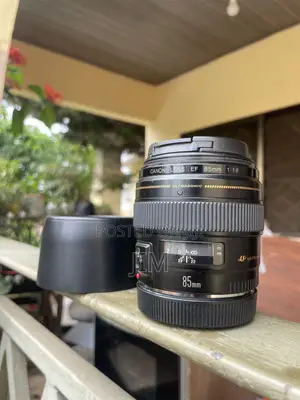 99% New Canon 85mm F 1.8