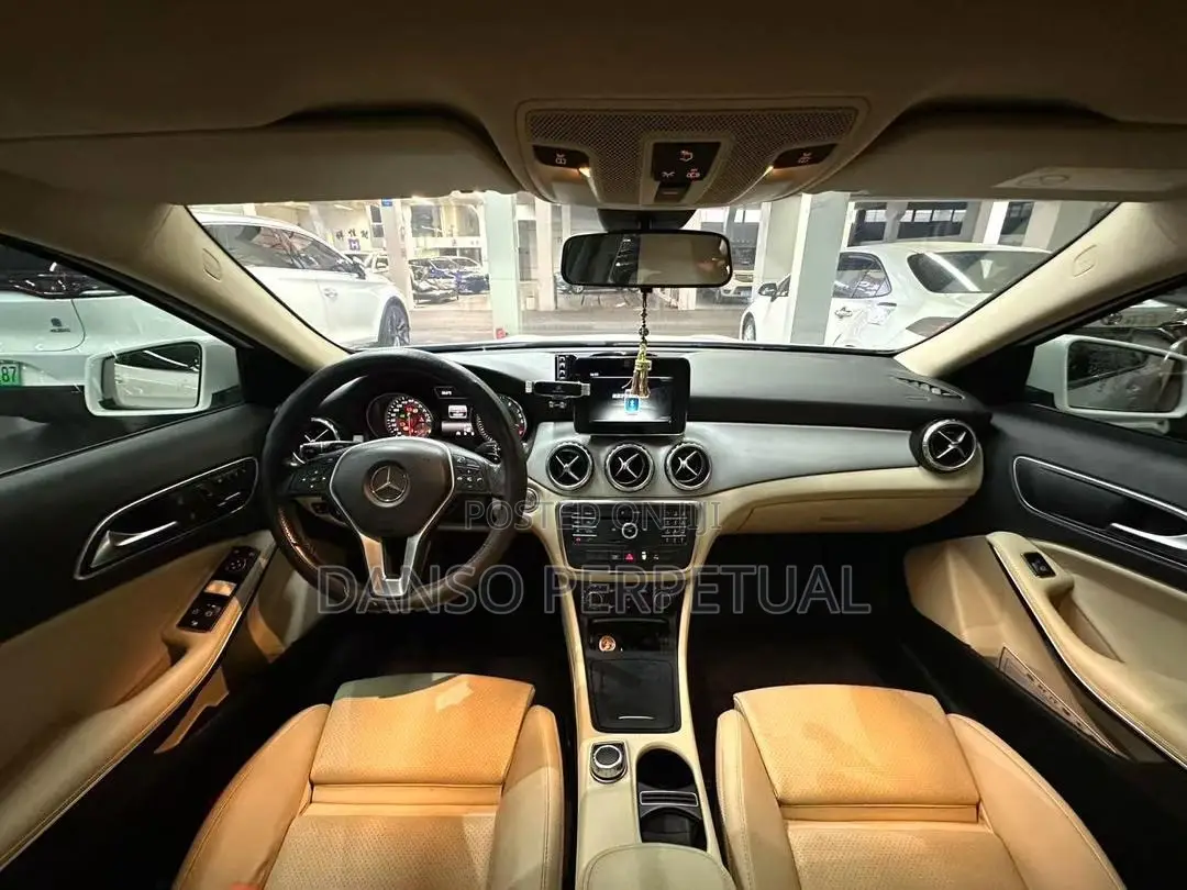 Mercedes-Benz GLA 250 2016 White