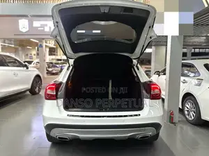 Mercedes-Benz GLA 250 2016 White