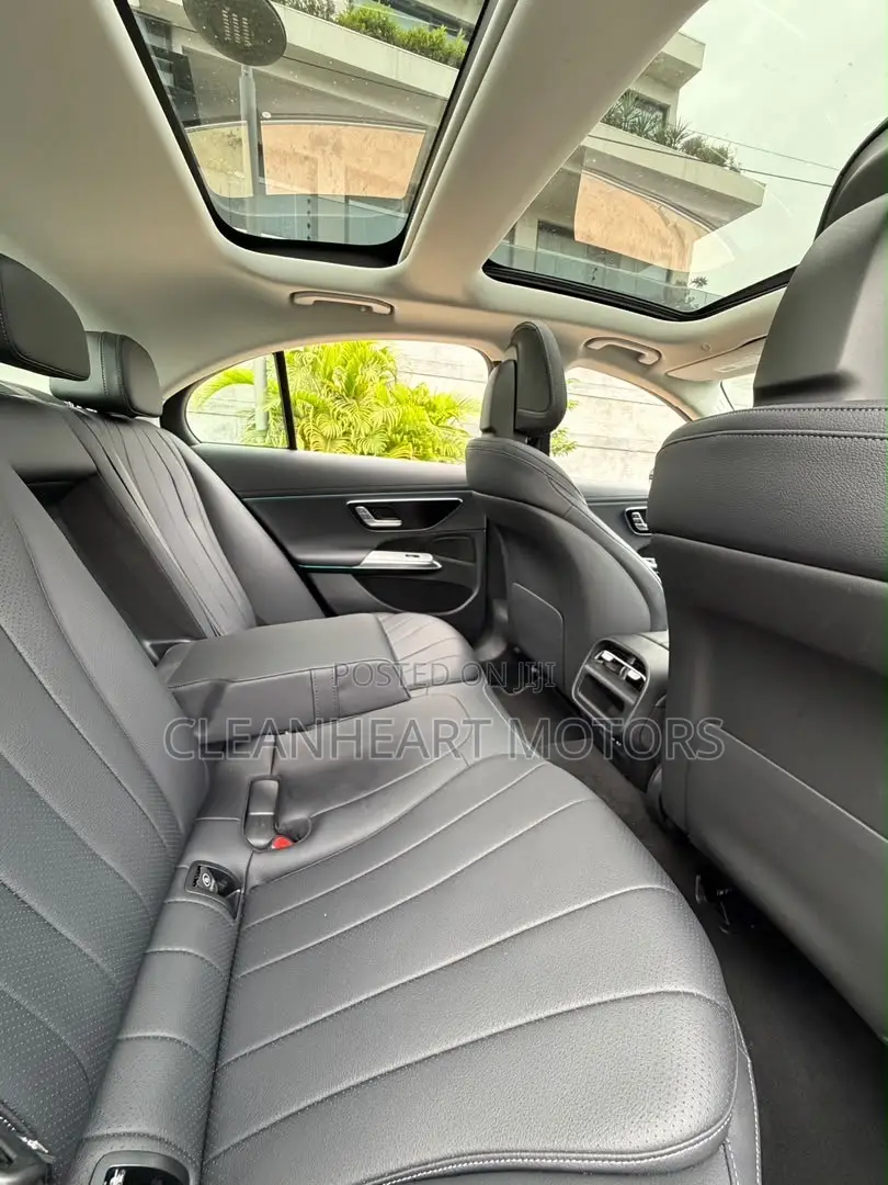 New Mercedes-Benz E350 2025 White