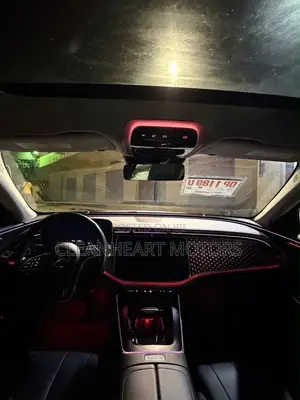 New Mercedes-Benz E350 2025 White