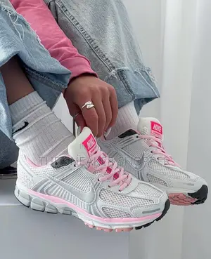 Nike Air Zoom Vomero White an Pink Women Sports