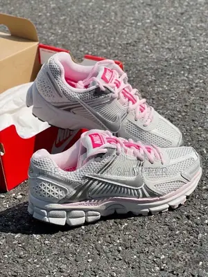 Nike Air Zoom Vomero White an Pink Women Sports