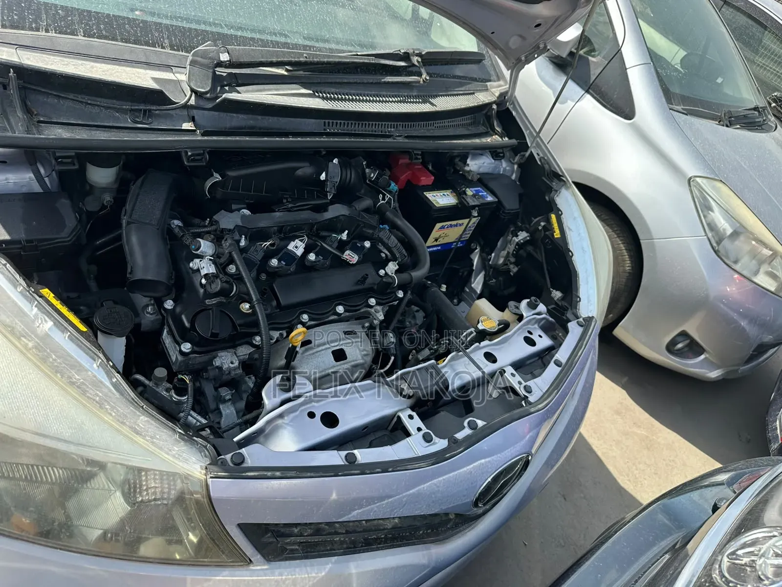Toyota Vitz 2013 Silver