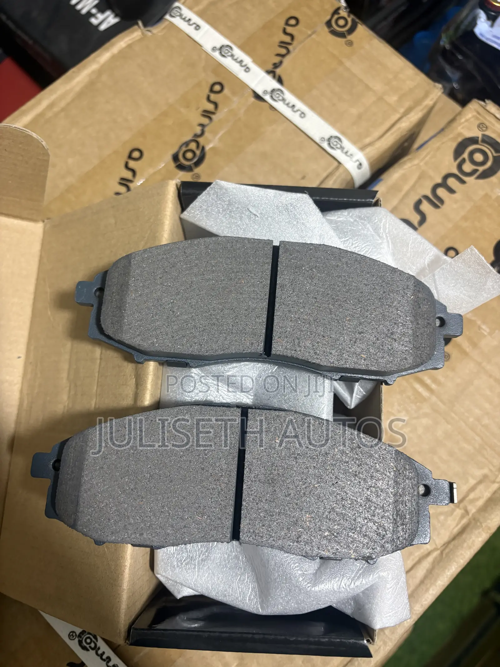 Nissan Frontier, Pathfinder, Hardbody, NP300 Pickup Front Brake Pads