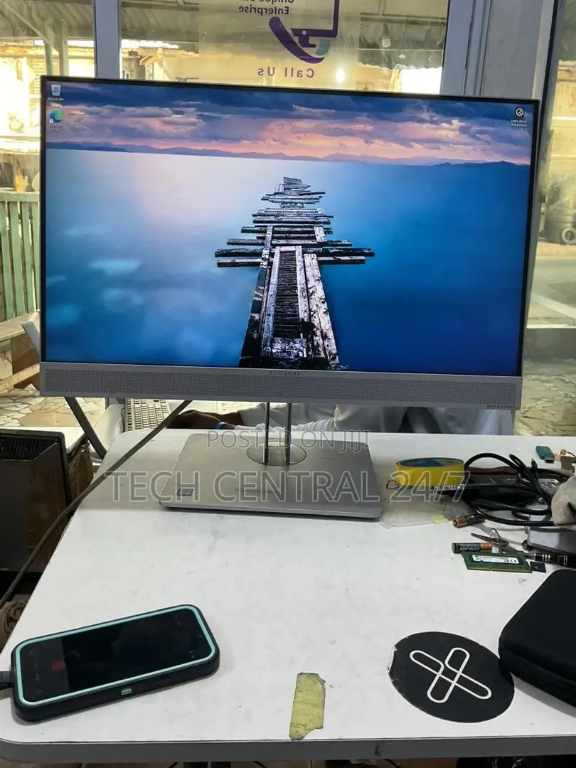 Desktop Computer HP EliteOne 800 G3 8GB Intel Core i7 SSD 256GB