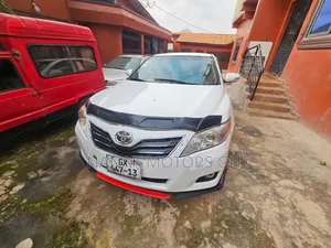 Toyota Camry Base 4dr Sedan (2.4L 4cyl 5M) 2009 White