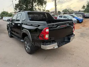 Toyota Hilux 2023 Black