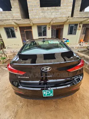 Hyundai Elantra 2017 Black