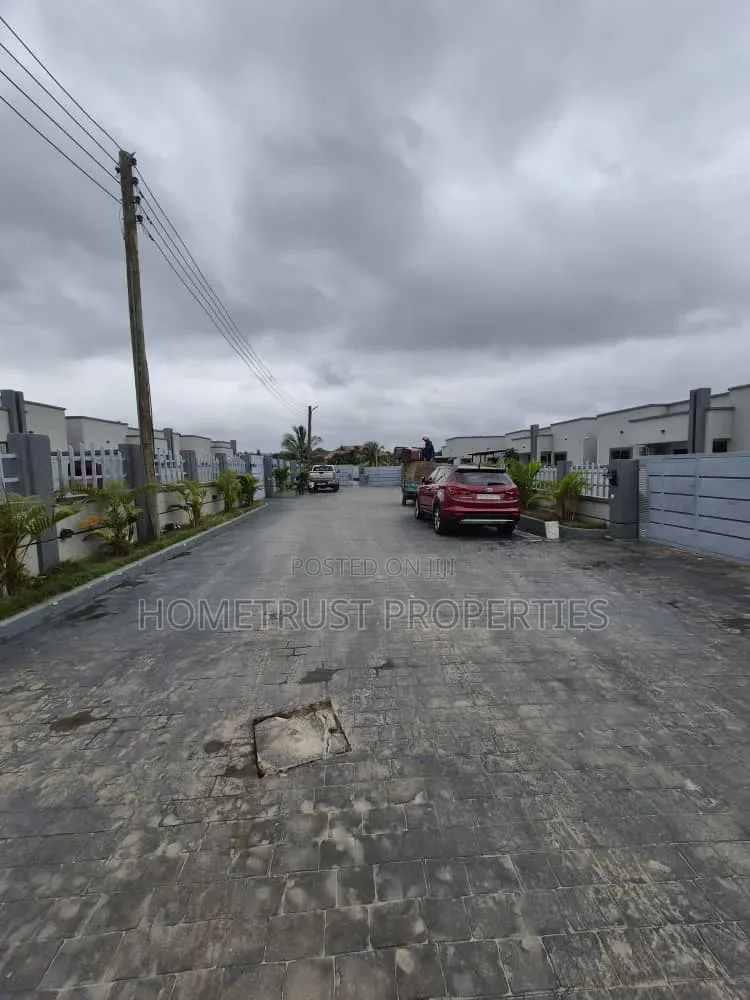 3bdrm House in Pokuase Festus for rent
