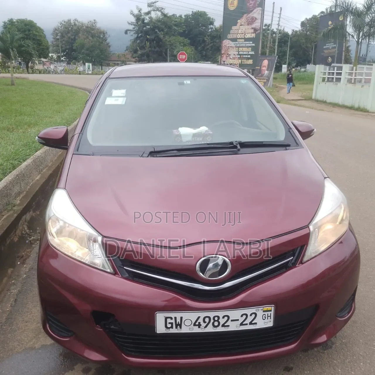 Toyota Vitz 2012 Brown