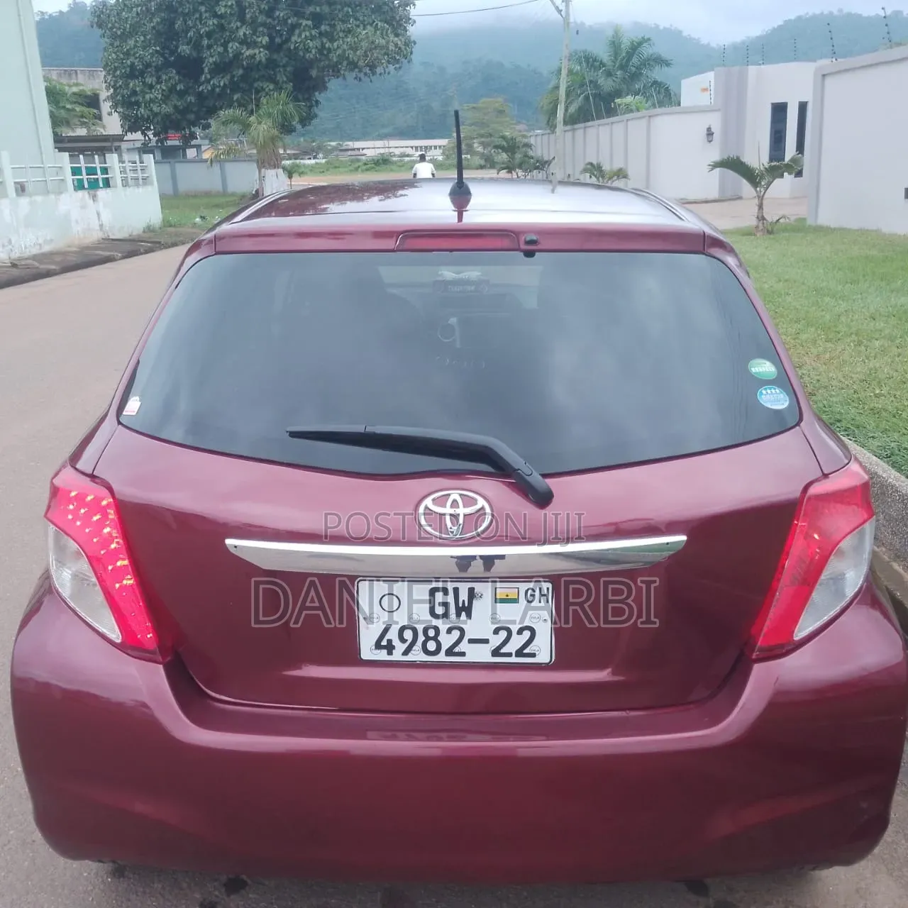 Toyota Vitz 2012 Brown