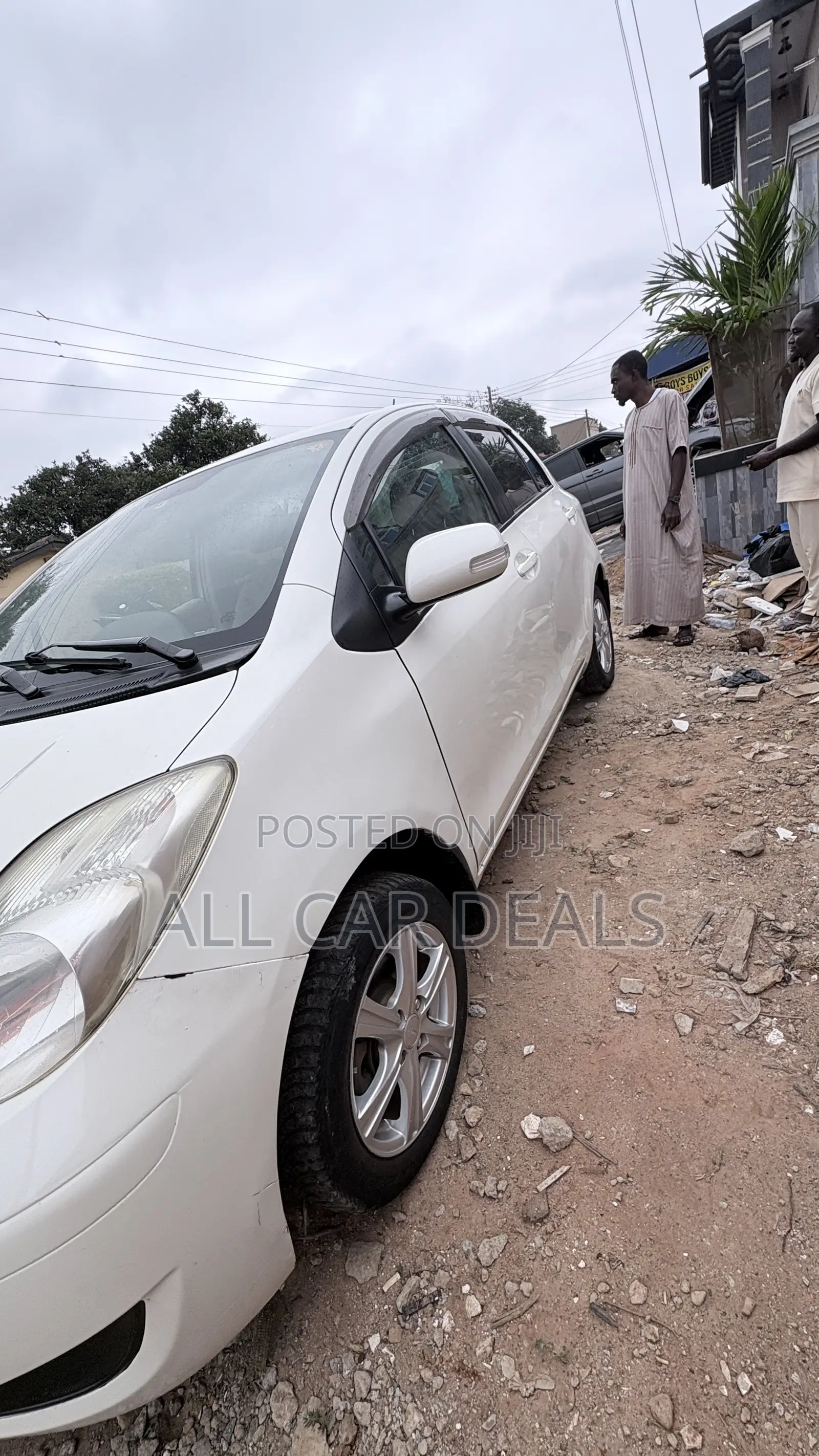 Toyota Vitz 2010 White