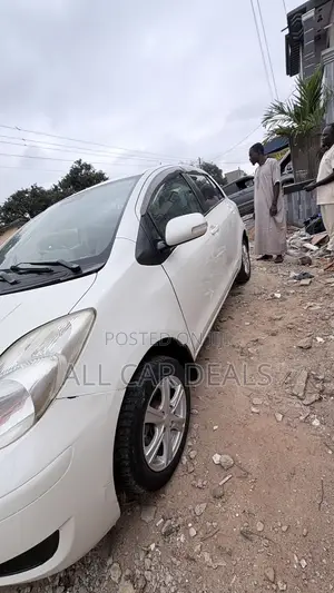 Toyota Vitz 2010 White