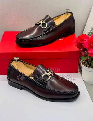 Salvatore Ferragamo Coffee Leather Witch Ferragamo Crown