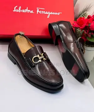Salvatore Ferragamo Coffee Leather Witch Ferragamo Crown