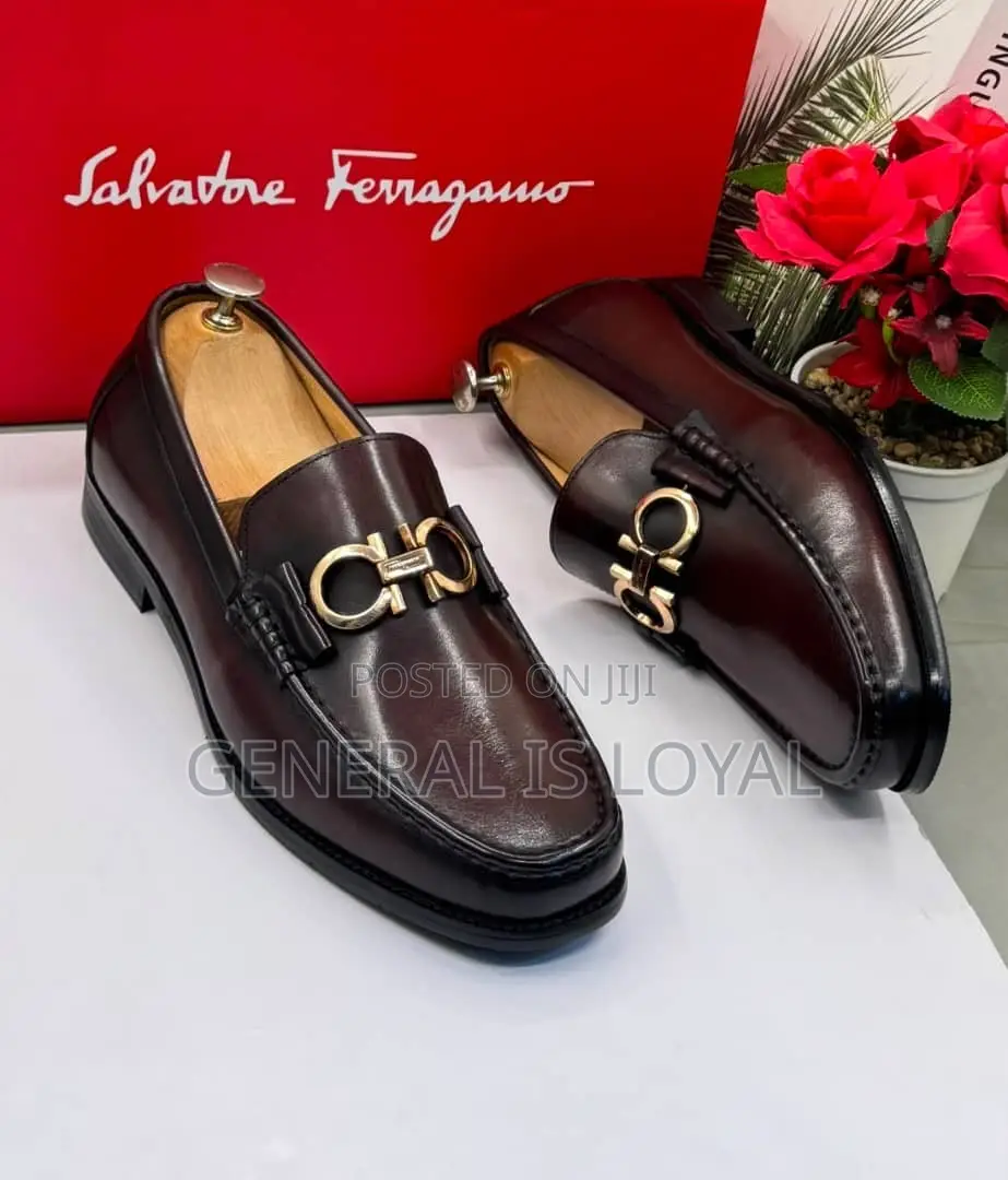 Salvatore Ferragamo Coffee Leather Witch Ferragamo Crown