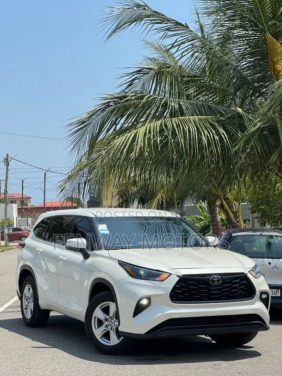 Toyota Highlander LE 2021 White