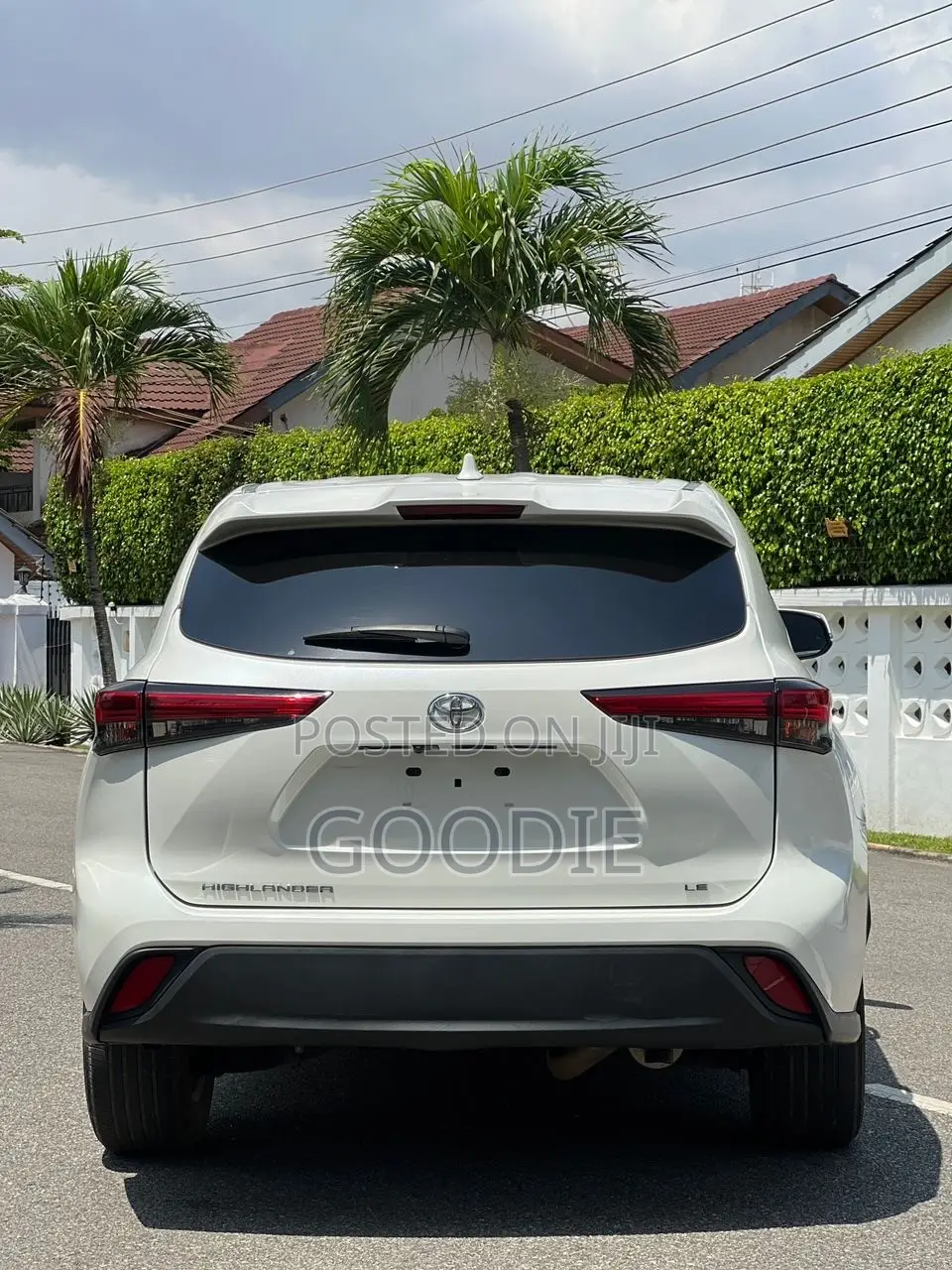 Toyota Highlander LE 2021 White