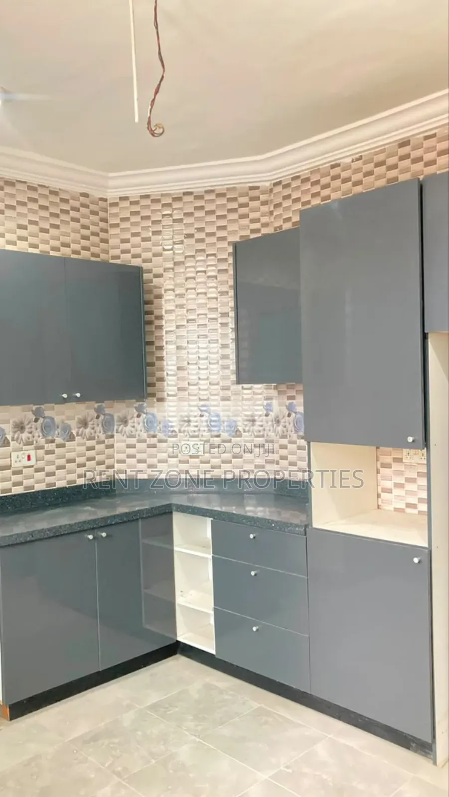 3bdrm Apartment in Sowutwuom for rent