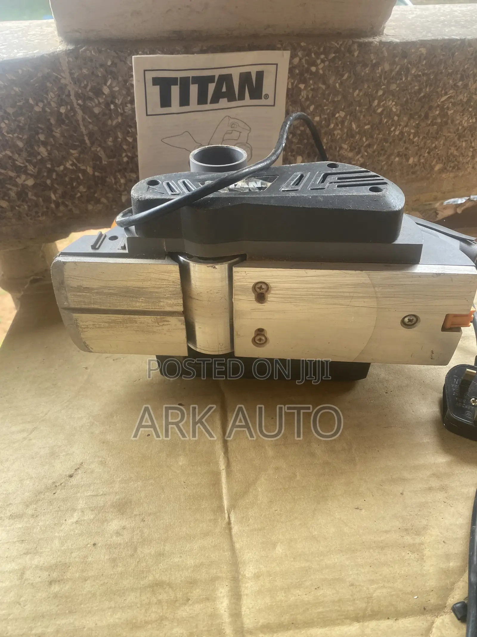 Titan 900w Electric Planer With Bag