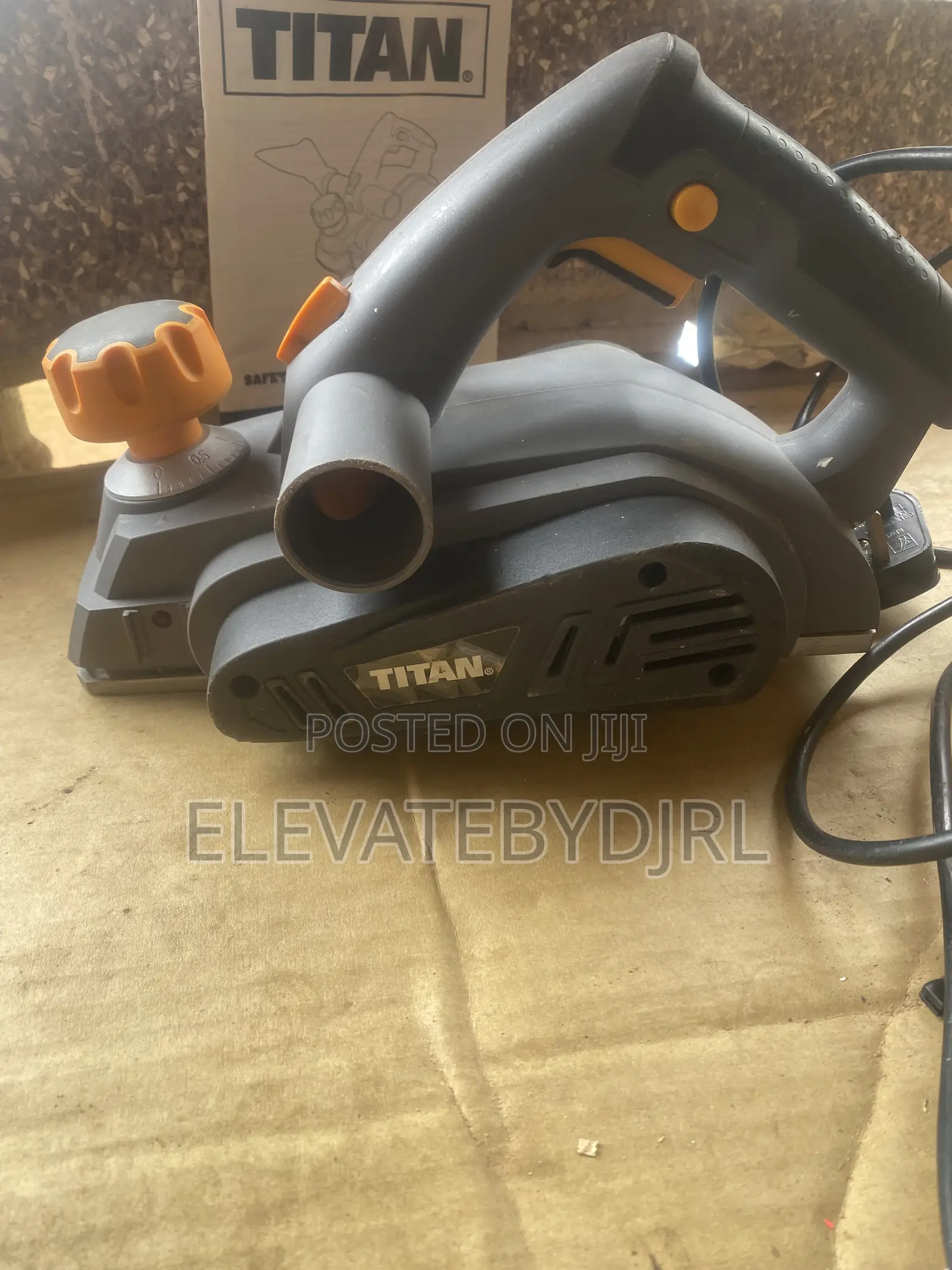 Titan 900w Electric Planer With Bag