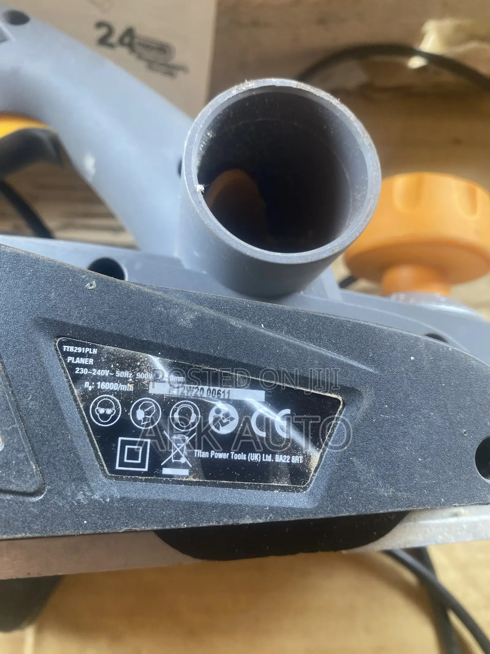 Titan 900w Electric Planer With Bag