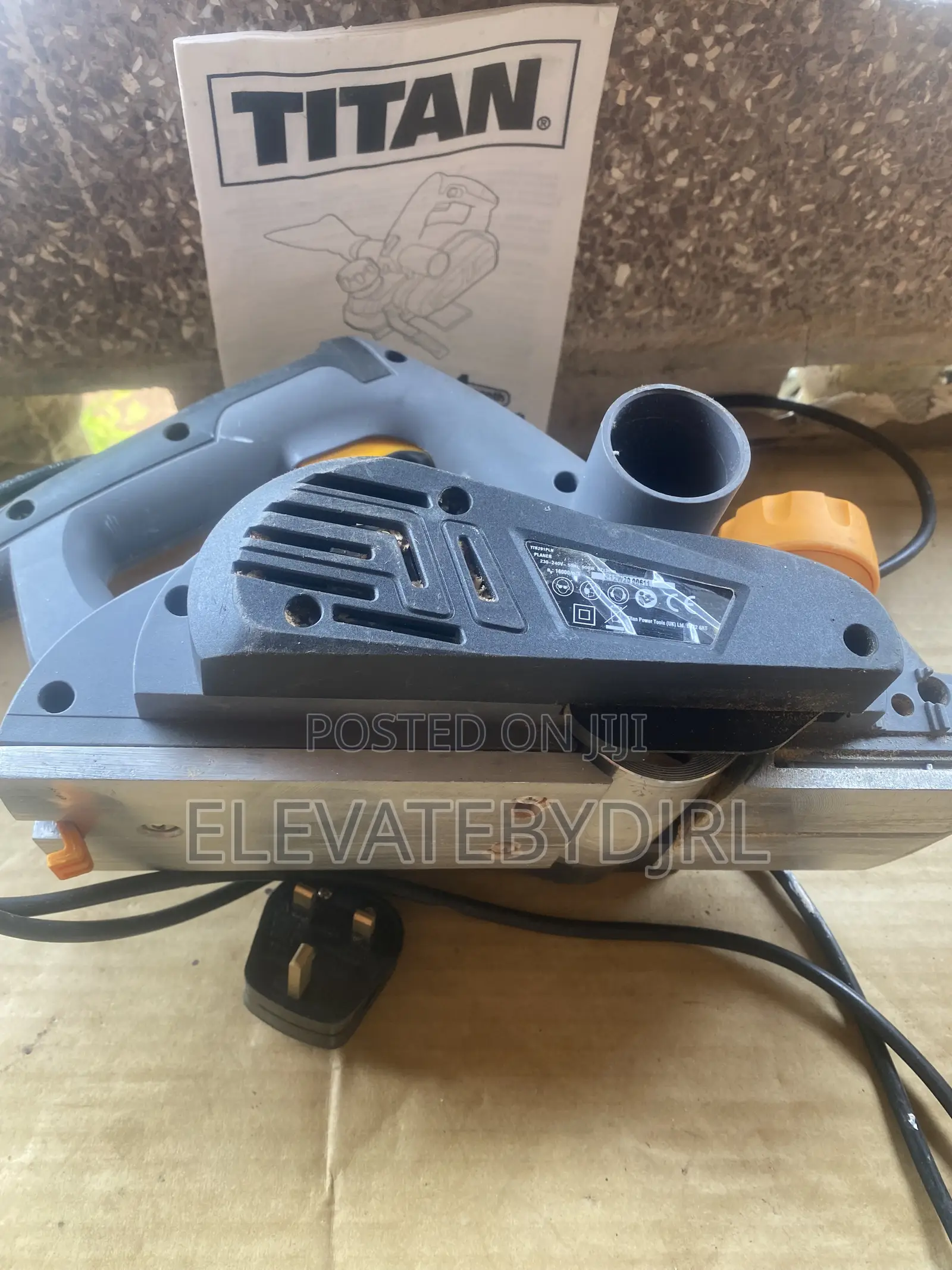 Titan 900w Electric Planer With Bag