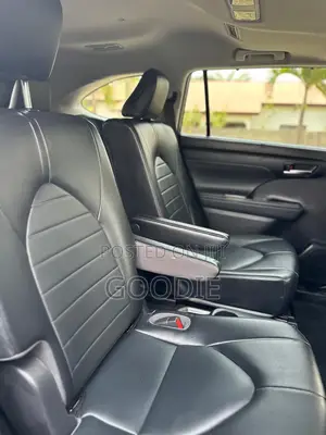 Toyota Highlander XLE 2021 Black