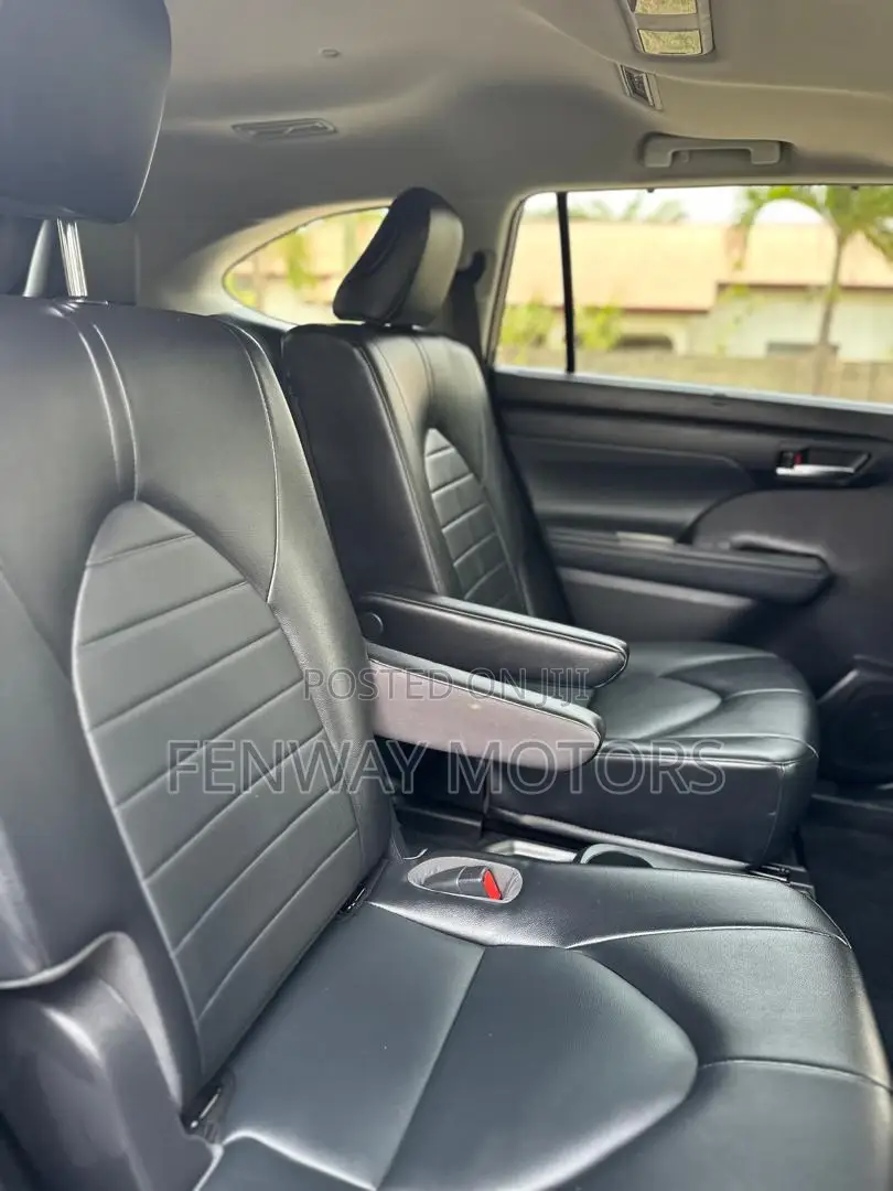 Toyota Highlander XLE 2021 Black
