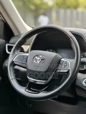 Toyota Highlander XLE 2021 Black
