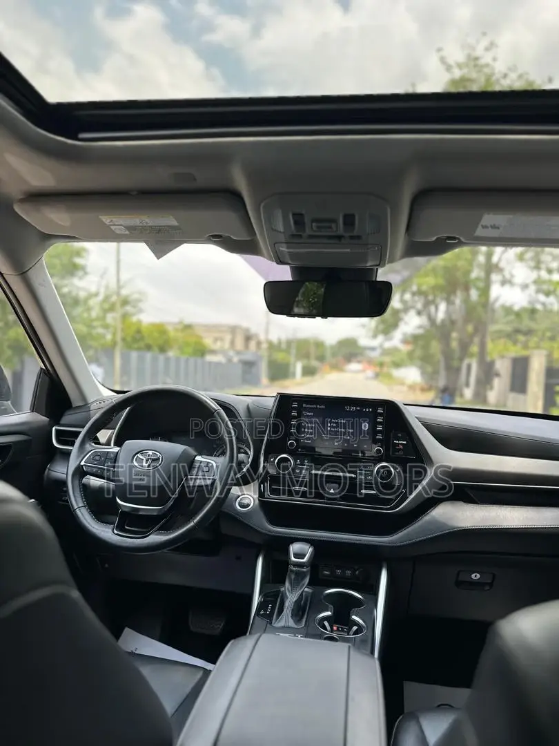 Toyota Highlander XLE 2021 Black