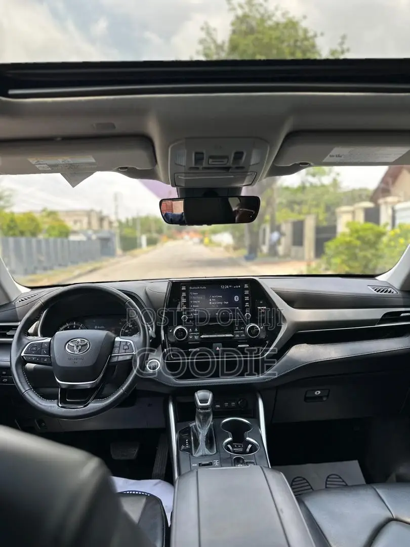 Toyota Highlander XLE 2021 Black