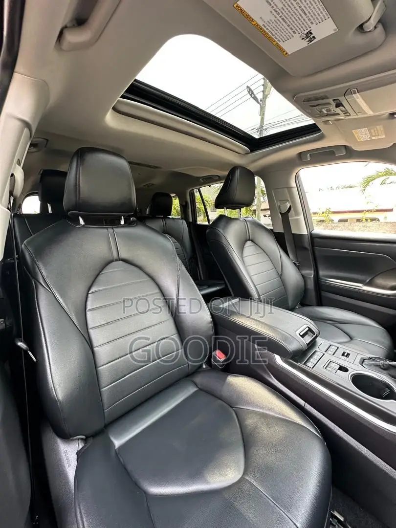 Toyota Highlander XLE 2021 Black
